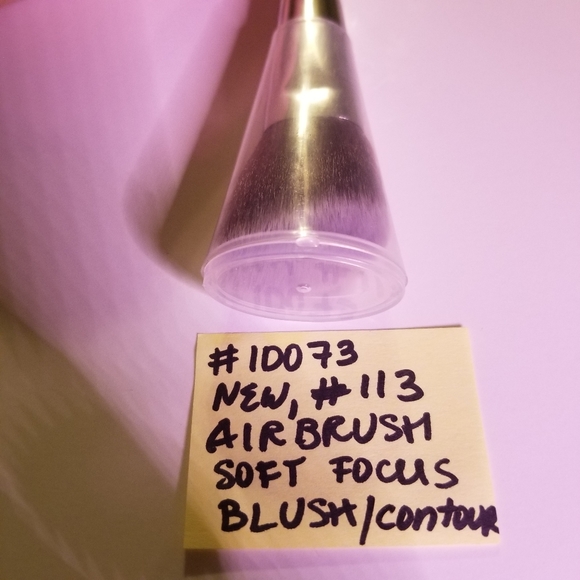 ✅#10073 It Cosmetics #113 Airbrush Soft Focus Blush Contour Silver Brush for Ult - Picture 7 of 7